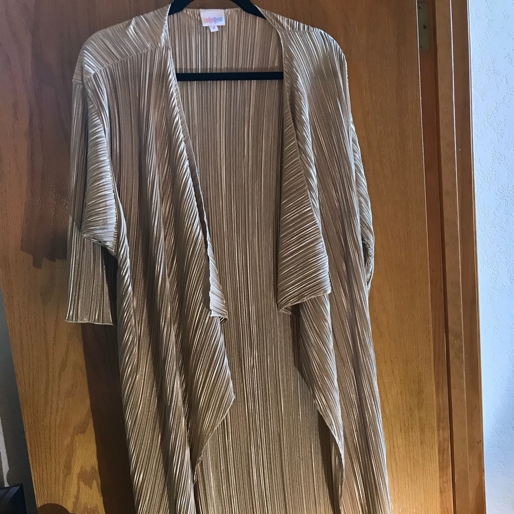EUC Lularoe Shirley Kimono Medium